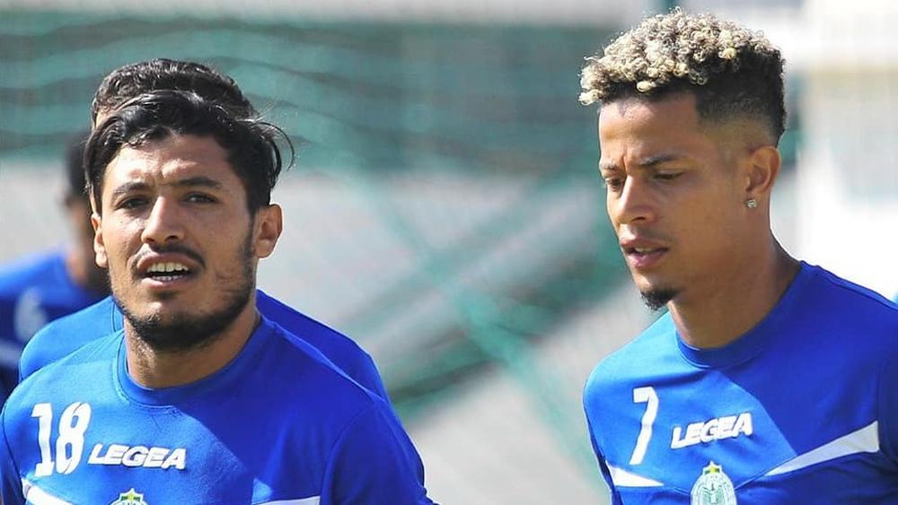 بعد مخالطته لمصاب بـ"كورونا".. إدارة الرجاء تقرر إبعاد السعداوي عن "محيط الفريق" قبل إخضاعه لفحص طبي