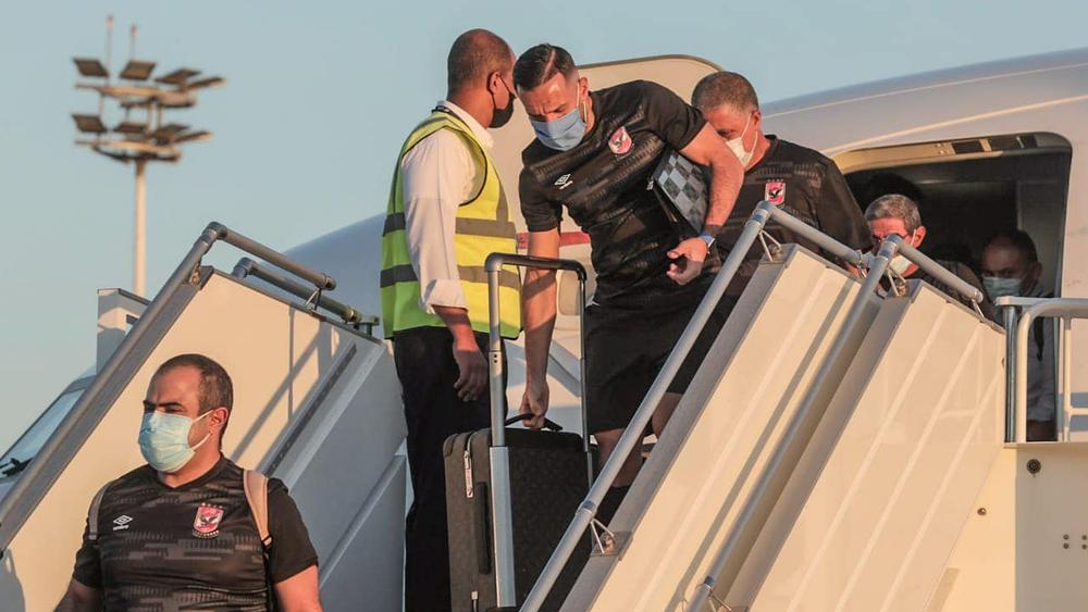 بِبِعثة يتقدّمها رئيسه الخطيب.. الأهلي المصري يحط بالدار البيضاء تأهباً لنهائي دوري الأبطال