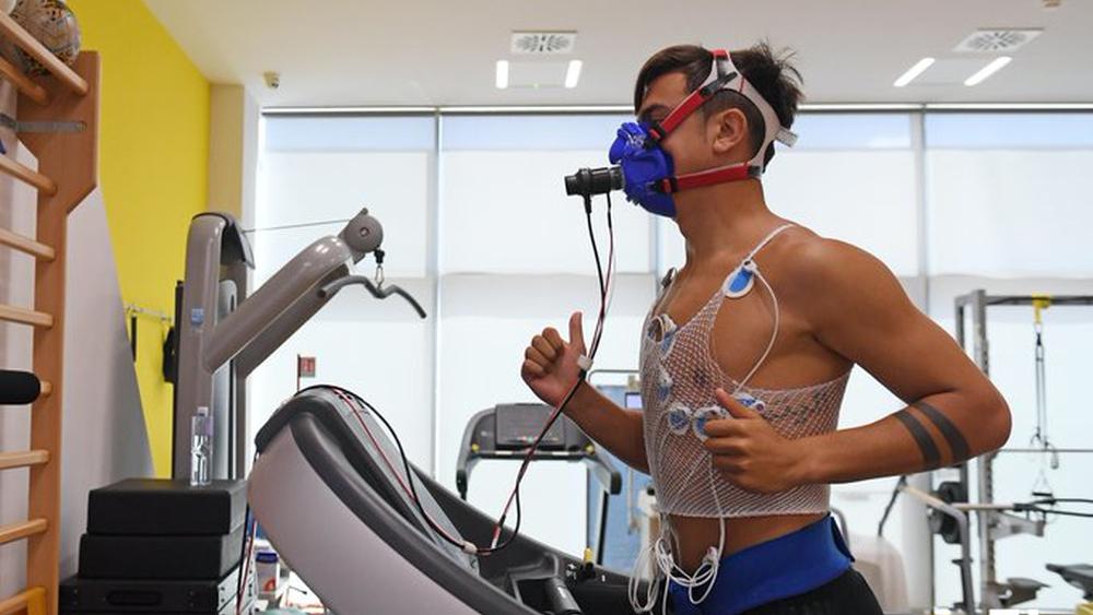 يوفنتوس يستأنف تداريبه تحت قيادة أليغري وبحضور ديبالا