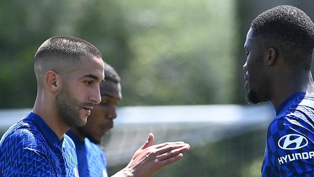 حكيم زياش يسجل "هاتريك" في فوز تشيلسي "الكبير" على "بيتربورو يونايتد" (6-1)