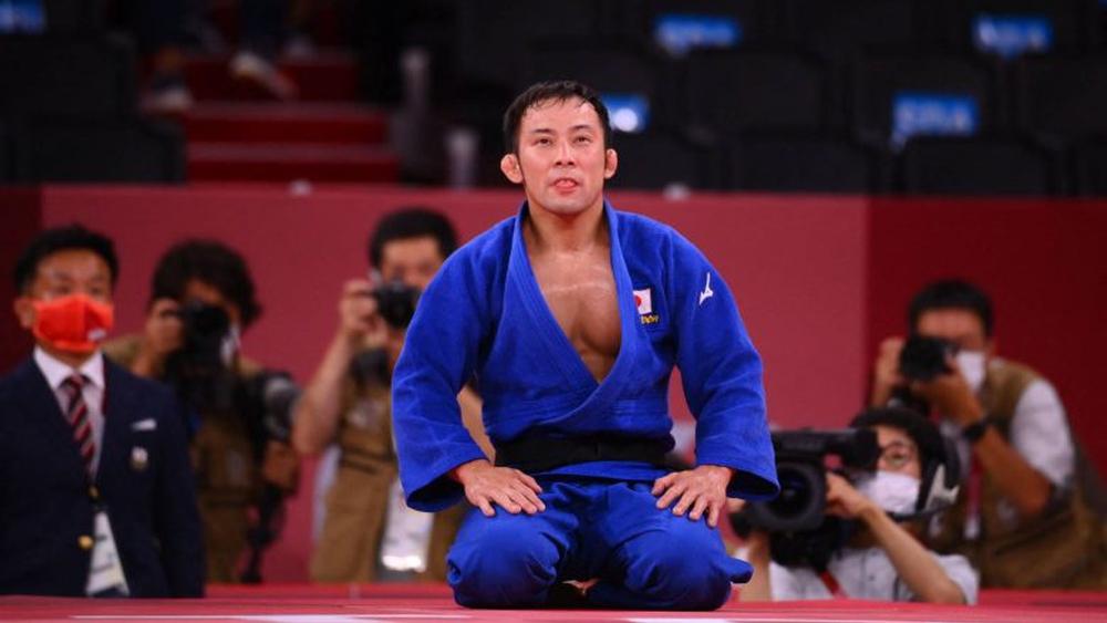 "تاكاتو" لاعب الجودو يمنح اليابان أول ميدالية ذهبية في أولمبياد "طوكيو 2020"