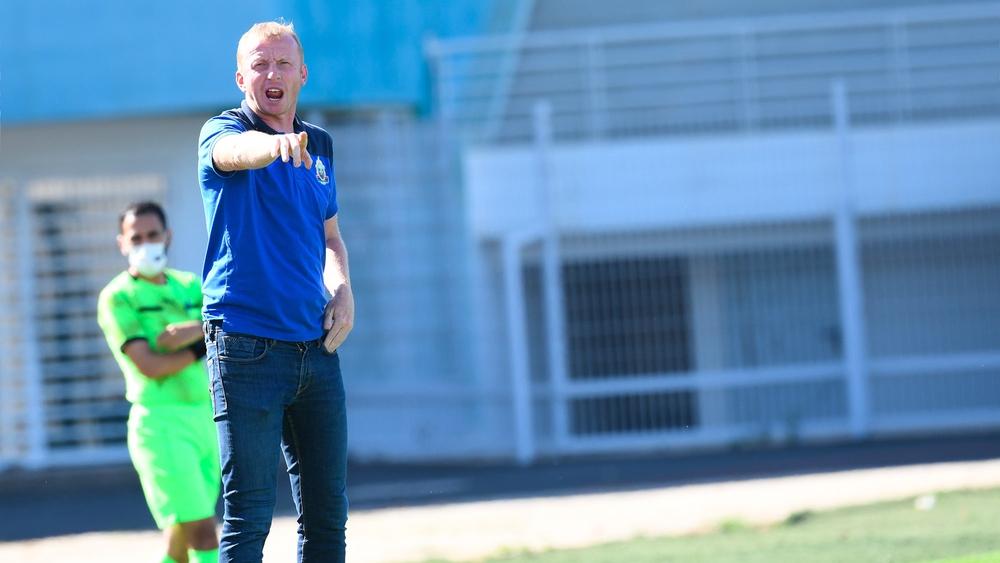 فاندنبروك يهنئ سيمبا بإحراز كأس تنزانيا ويؤكد أنه يعمل مع الجيش الملكي لتحقيق ذات الإنجاز