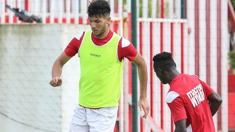 قبل مواجهتهم للجيش الملكي.. المستحقات المالية "العالقة" تدفع لاعبي الوداد الرياضي للإضراب عن تداريب يوم أمس الإثنين