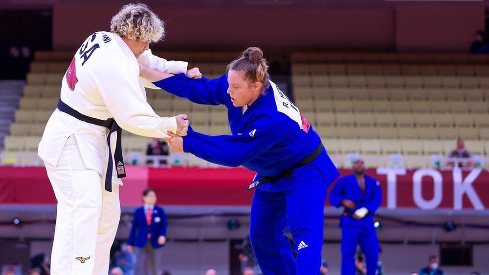 بعد رفضها الانسحاب أمام منافستها من الكيان الصهيوني.. السعودية "تهاني القحطاني" تتعرض لهزيمة ساحقة بنتيجة (0-11) في نزال "الجودو"