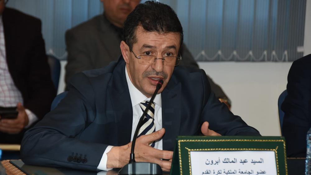 أولترا "سيمبري بالوما" في رسالة لأبرون: "'كَيتْستر على الشفّار غِير شفار فْحالُو'.. وجب عليك طرح أسماء الجماهير التي كانت تتلقى أموالا من غازي"