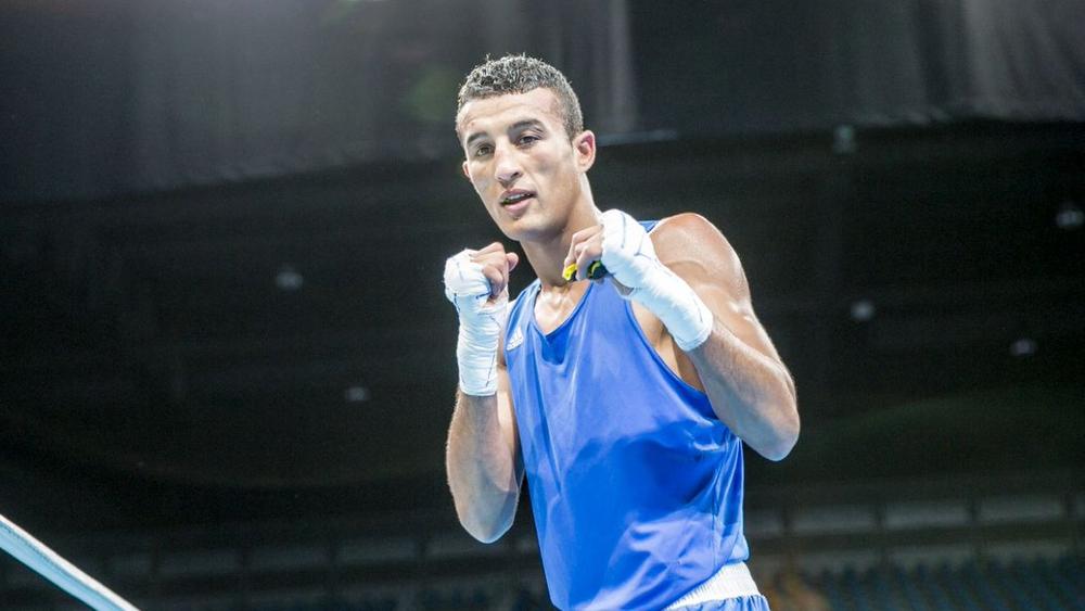 محمد حموت "يفضح" مدرب المنتخب المغربي للملاكمة: "كيْتخلّْص 2 دْ لمْليُون وكَايجِي يْترِيني بينا غِير نهار الجمعة.. خْرجْ على الدّْرارِي"