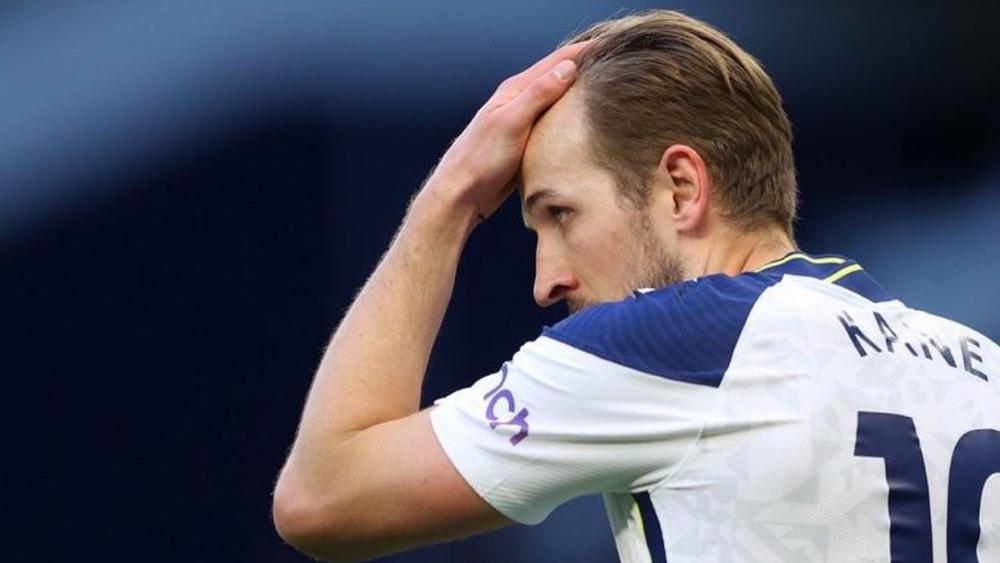 هاري كين يواصل "التمرد" ويغيب عن تداريب توتنهام مجددا