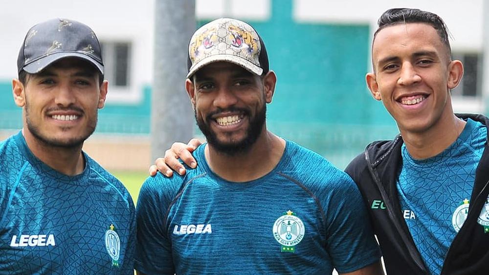 لاعبو الرجاء يخضعون لمسحة طبية وتحاليل الدم والقلب قبل إجراء أول حصة تدريبية صبيحة الغد استعدادا للموسم الكروي الجديد