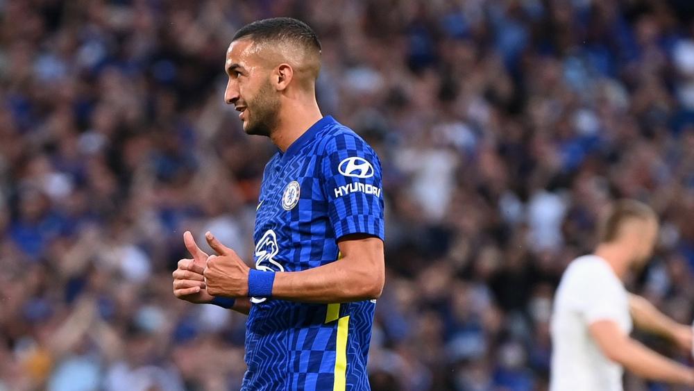 بالفيديو/ حكيم زياش يتألق ويسجل "ثنائية" في شباك توتنهام (2-2)