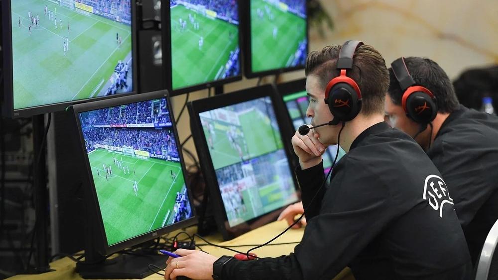الـ"يويفا" يعلن اعتماد تقنية الـ"VAR" في تصفيات أوروبا المؤهلة لكأس العالم