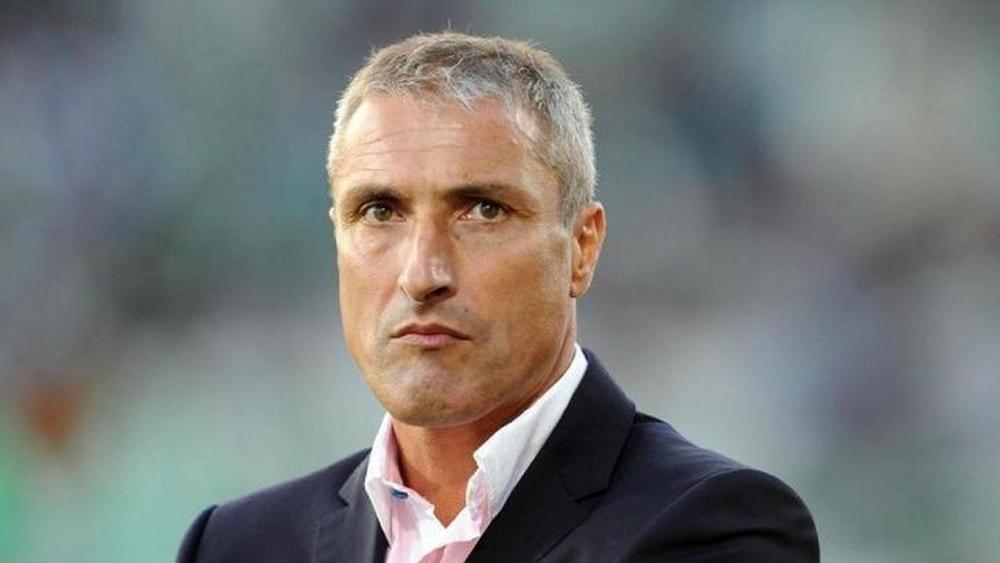 ا.طنجة يتوصل لاتفاق نهائي مع الفرنسي بيرنارد كازوني لتعيينه مدربا جديدا خلفا لإدريس المرابط