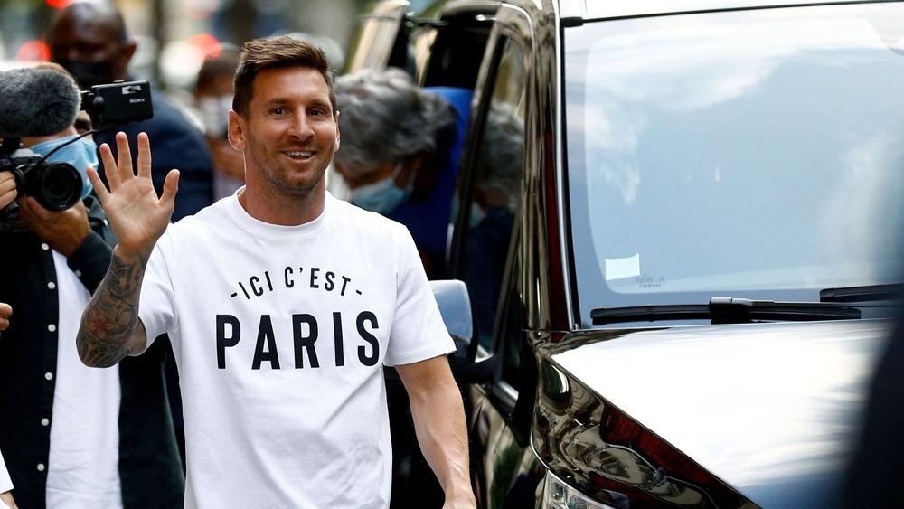 ليونيل ميسي يجتاز الفحص الطبي بنجاح وباريس سان جيرمان يقدمه لوسائل الإعلام صبيحة غد الأربعاء