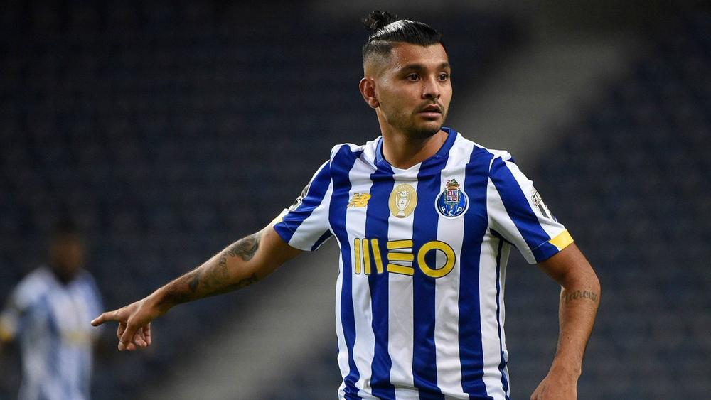 اللاعب "كورونا" يقترب من الانتقال إلى صفوف إشبيلية