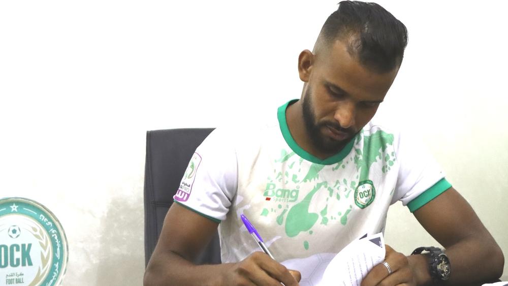 أولمبيك خريبكة يضم اليوسفي من "الماط" ويجدد عقد عكادي وأمعنان