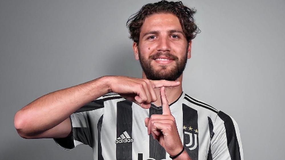 يوفنتوس يحسم صفقة لوكاتيلي ويوافق على مطالب ساسولو