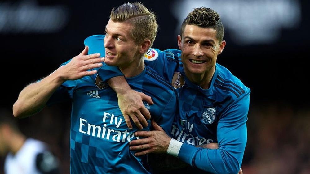 كروس: "رونالدو هو اللاعب الأفضل في التاريخ.. كان الرجل الحاسم في ألقاب ريال مدريد ولطالما شعرت بالإعجاب تجاه نمط حياته المثالي"