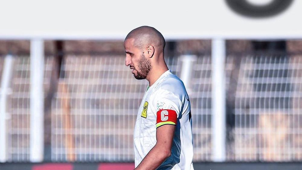 كريم الأحمدي يحمل "شارة قيادة" الاتحاد السعودي في "النهائي العربي" أمام الرجاء  الرياضي