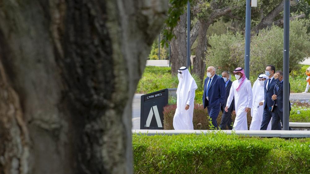 رئيس الاتحاد العربي يزور "مركب محمد السادس لكرة القدم" قبل نهائي الرجاء واتحاد جدة