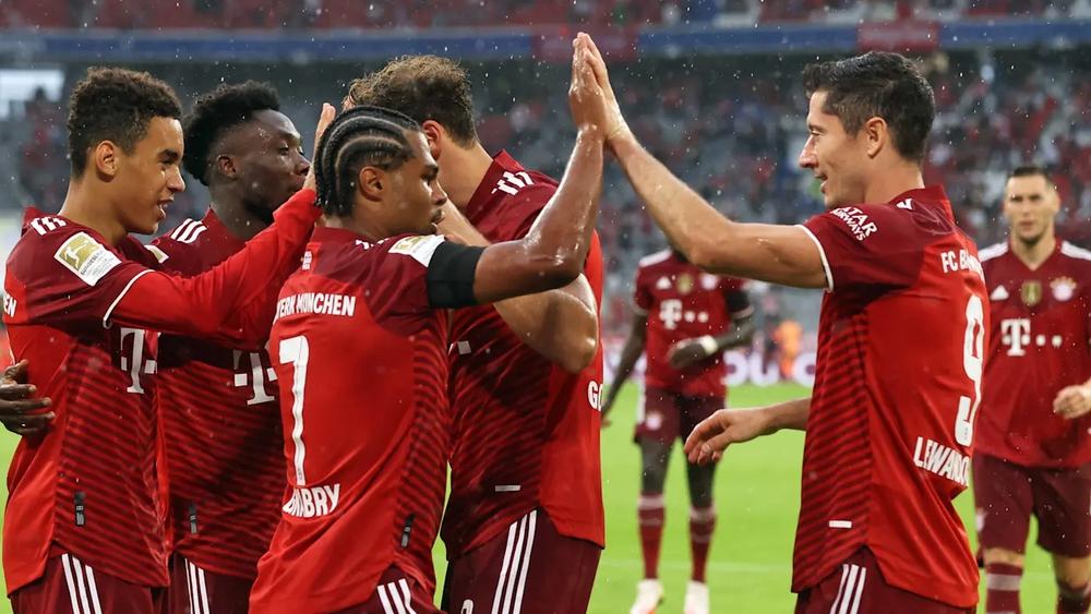 بايرن ميونيخ "ينجو من فخ" كولون ويقتنص انتصاره الأول