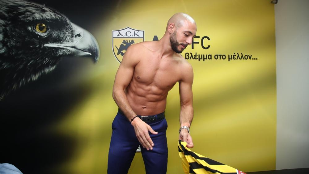 حوار خاص/ أمرابط لـ"البطولة": "عُدت إلى أوروبا من أجل المنتخب الوطني.. أشعر بأنني في الـ28 من عمري وعلى اللاعب العناية كثيرا بجسمه"