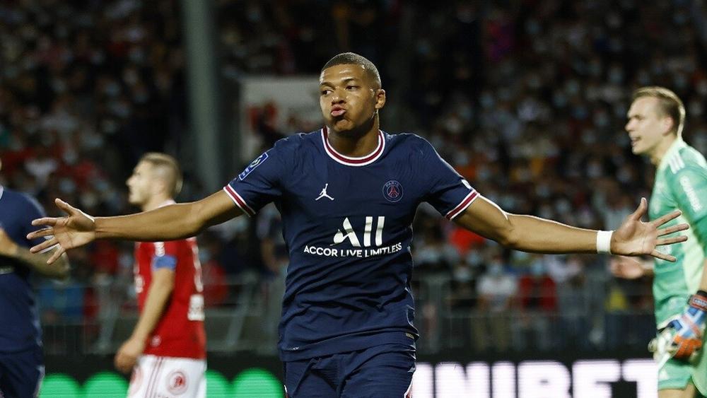 باريس سان جيرمان ينتظر اتصالا من ريال مدريد بشأن انتقال مبابي