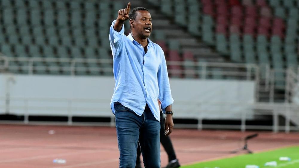 الشابي يحدد مراكز الخصاص داخل الرجاء ويطالب إدارة النادي بثلاث تعاقدات جديدة