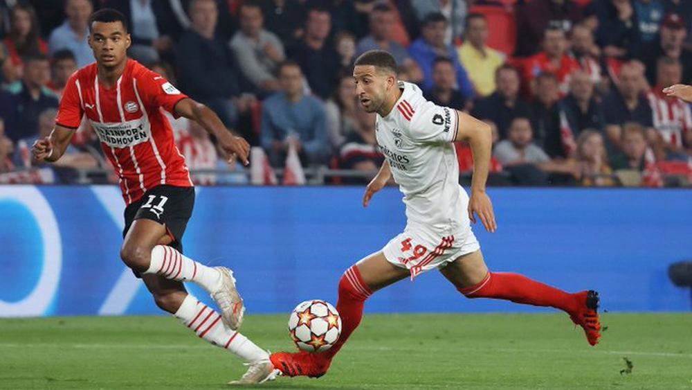 تاعرابت يحجز رفقة بنفيكا بطاقة العبور لدور مجموعات دوري أبطال أوروبا
