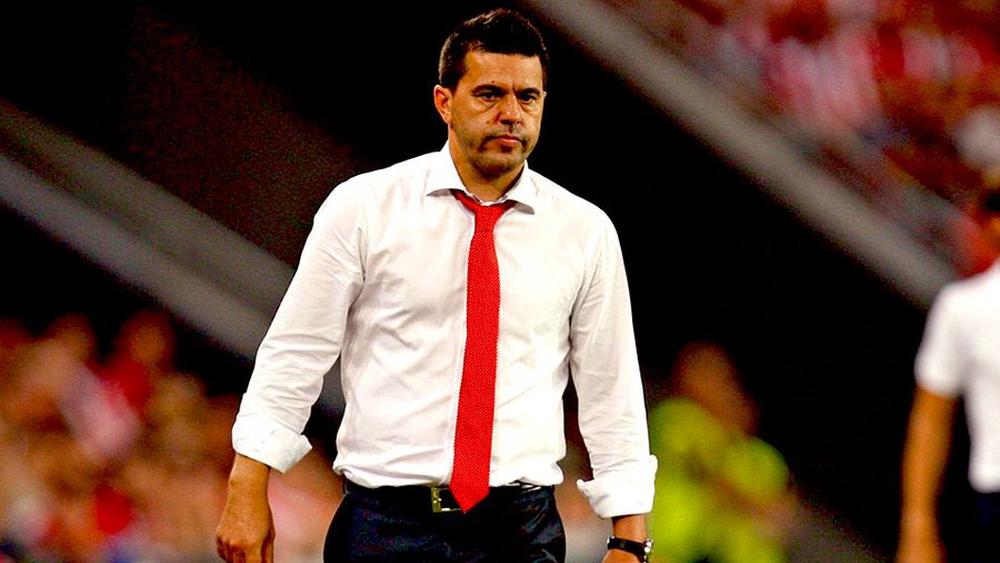 الاتحاد السعودي يعين الروماني "كوزمين كونترا" مدربا للفريق خلفا لكاريلي المقال بعد هزيمته في "النهائي العربي" أمام الرجاء