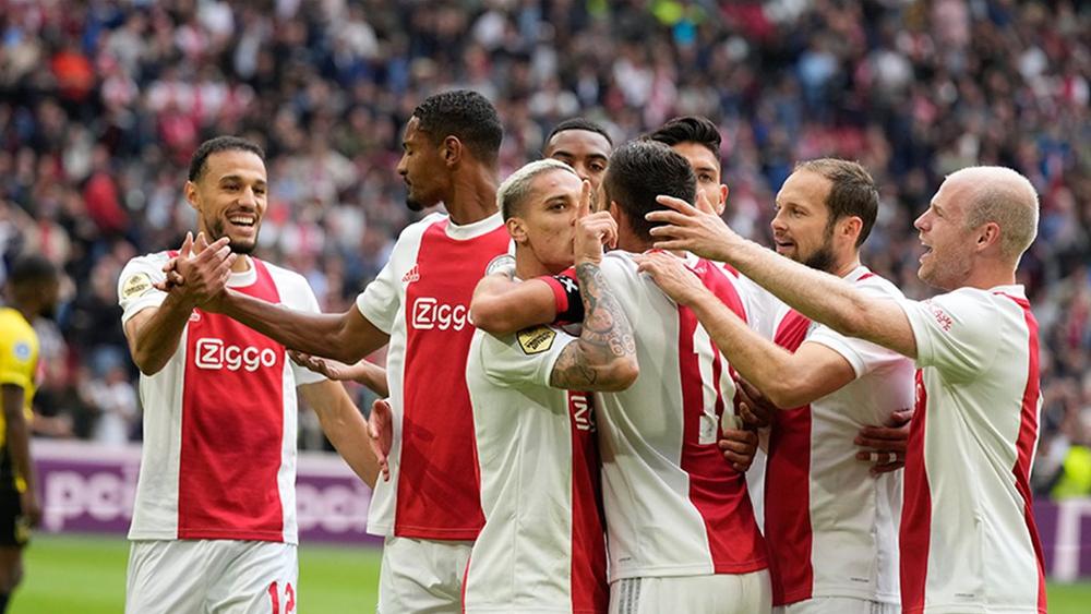 أياكس أمستردام يسحق ضيفه فيتيس أرنهيم بخماسية ومزراوي يقدم تمريرة الهدف الأول