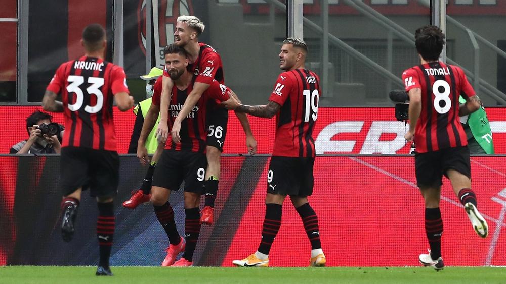 ميلان يكتسح كالياري برباعية وجيرو يسجل ثنائيته الأولى