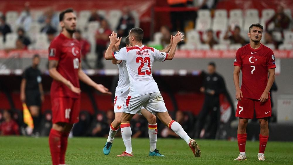 مونتينيجرو تخطف التعادل من أرض تركيا والنرويج تتعادل مع هولندا