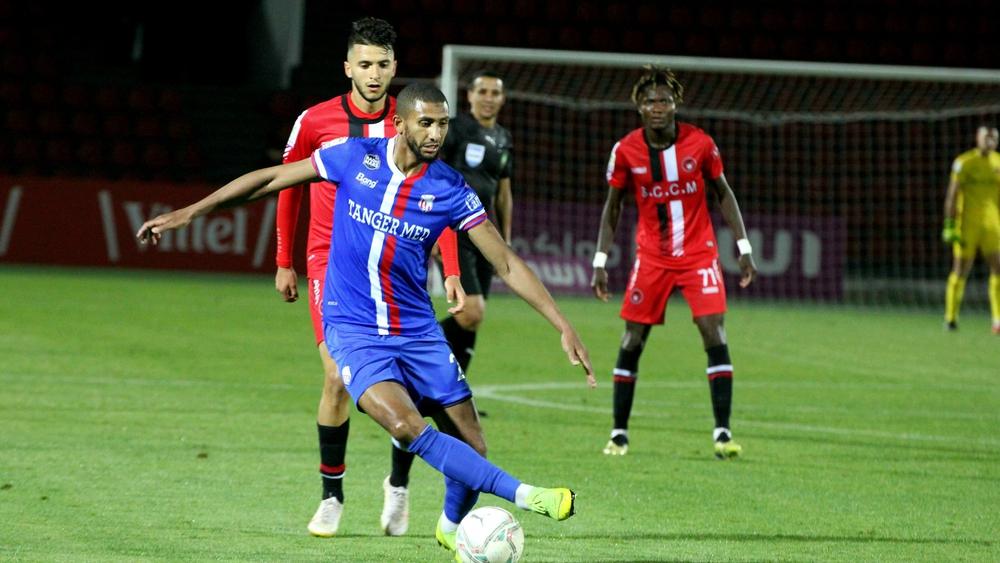 المغرب التطواني يضمن بقاء لاعبه الحسناوي بعقد جديد