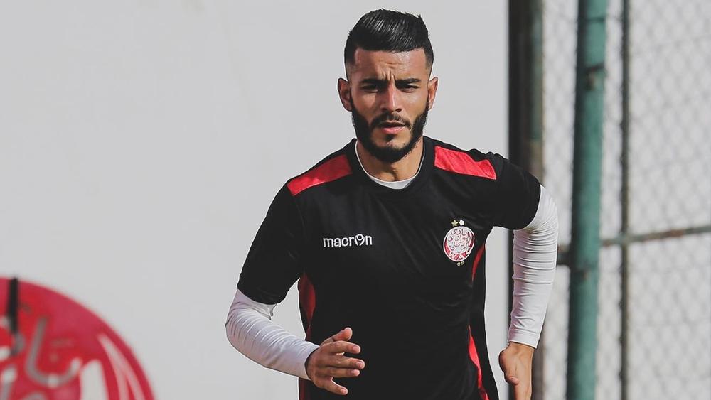 الركراكي يُلحق بن الشاوي بتداريب فئة الأمل إلى حين مغادرته للوداد