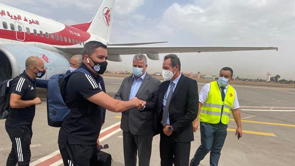 المنتخب الجزائري يصل إلى مراكش ويحظى باستقبال مسؤولي الجامعة الملكية المغربية