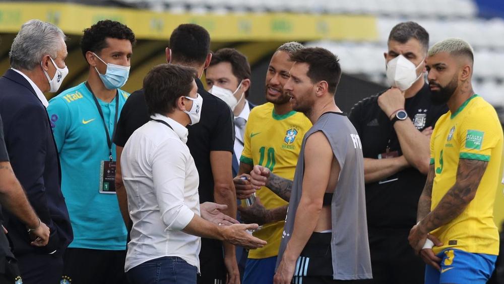 الـ"فيفا" تؤكد أنها ستحدد مصير مباراة البرازيل ضد الأرجنتين "في الوقت المناسب"