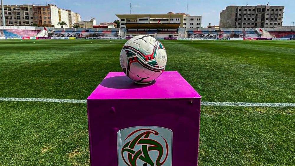 في وقت عادت فيه الروح لمدرجات ملاعب العالم.. لازال مستقبل عودة الأنصار في المغرب "ضبابيا"!