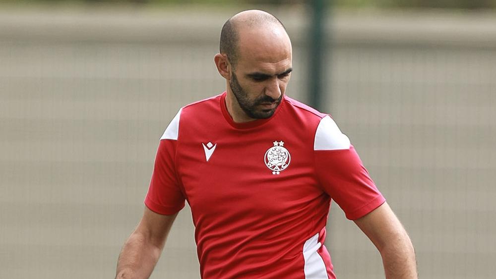 تشكيلة الوداد الرياضي في مواجهة اتحاد طنجة.. الركراكي يعتمد على ثنائية كومارا وداري في الدفاع ويدفع بالجعدي وبن يشو منذ البداية