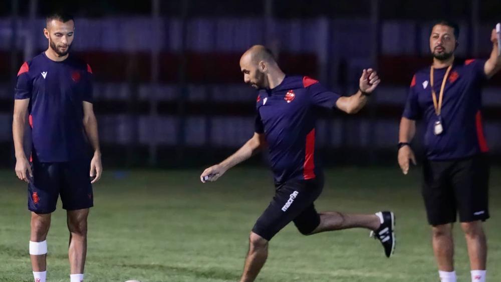الركراكي يمنح لاعبي الوداد يوم راحة بعد الفوز على اتحاد طنجة والفريق يستأنف تداريبه غدا استعدادا لمواجهة سريع واد زم