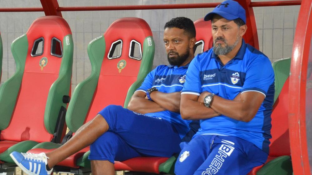 الحيمر يُقَسِّمُ فريقه لـ"عناصر احتياطية" باشرت استعداداتها يومه الإثنين و"أسماء أساسية" ستعود للتداريب غدا الثلاثاء تأهبا لمواجهة الرجاء