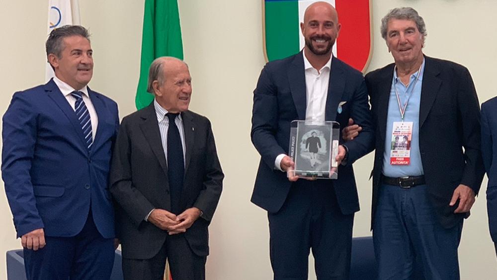 الإسباني "بيبي رينا" أفضل حارس مرمى في الدوري الإيطالي موسم 2020-21