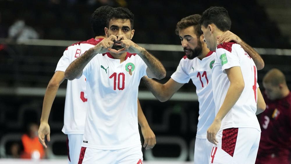 "أسود الفوتسال" يواصلون الزئير في ليتوانيا ويتأهلون لربع نهائي المونديال