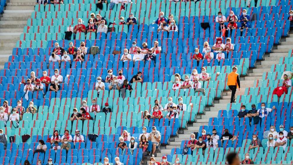 الأندية الألمانية تسعى لجذب المزيد من المشجعين