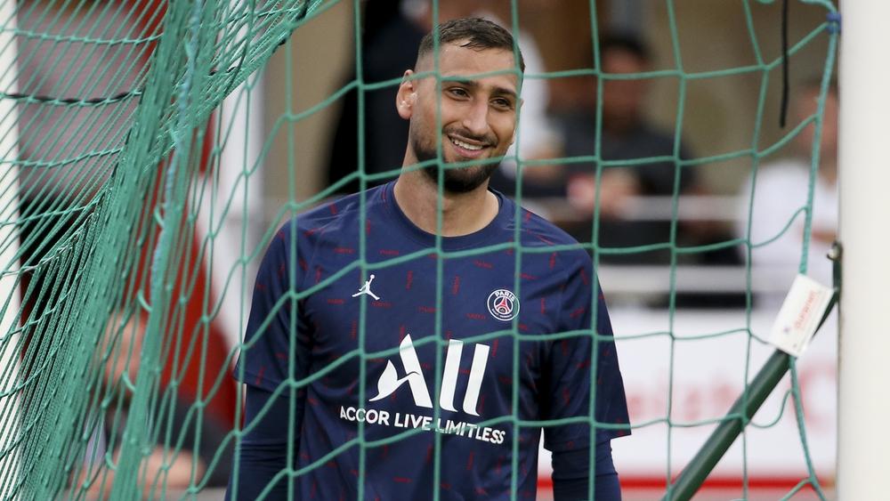 دوناروما "مستاء" داخل باريس سان جيرمان ووكيل أعماله يتفاوض مع يوفنتوس