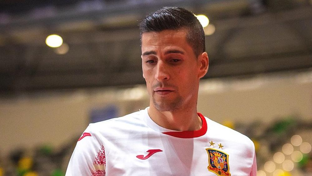 "أورتيز" لاعب منتخب إسبانيا للفوتسال: "قد يكون المغرب أقل حظًا للفوز باللقب لكن جميع منتخبات ربع النهائي يمكنها أن تكون بطلةً للعالم"