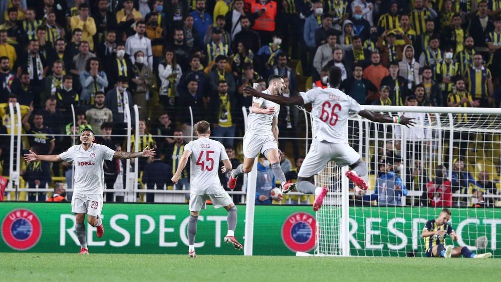 Olympiacos domine le Fenerbahçe