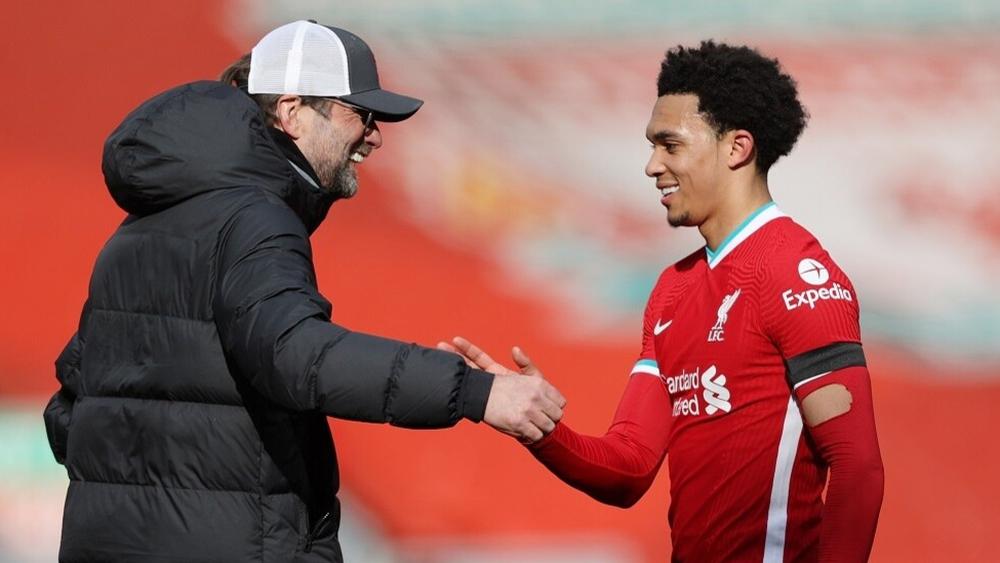 كلوب يعلن غياب أرنولد وألكانتارا عن مواجهة مانشستر سيتي في الدوري الإنجليزي