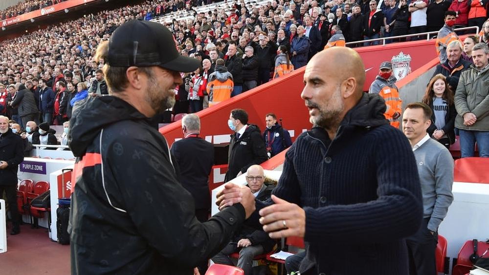 مانشستر سيتي يقدم شكوى لليفربول بعد "بصق" أحد المشجعين على طاقم الفريق "السماوي"