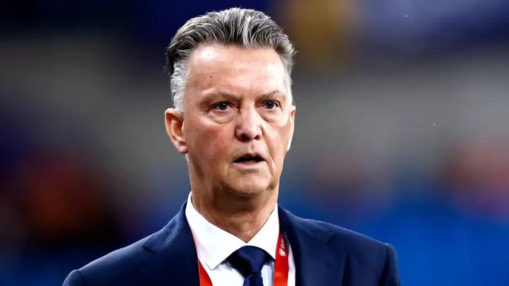 فان خال: "أشعر بالقلق لعدم مشاركة فينالدوم بانتظام مع باريس سان جيرمان"