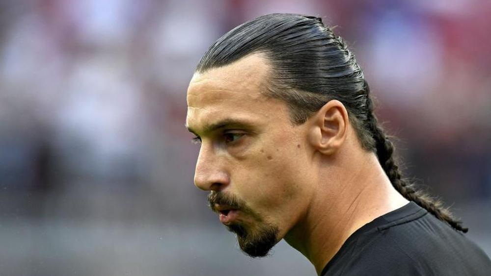 إبراهيموفيتش عن الفريق الأوفر حظًا للفوز بالدوري الإيطالي: "أين يلعب زلاتان؟ في ميلان.. إذًا هو من سيكون البطل"