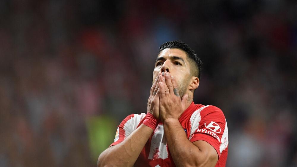 سواريز: "أنا مغرم ببرشلونة ومن المؤسف رؤية ما يحدث له"